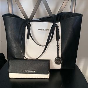 Michael Kors Large Tote with wallet